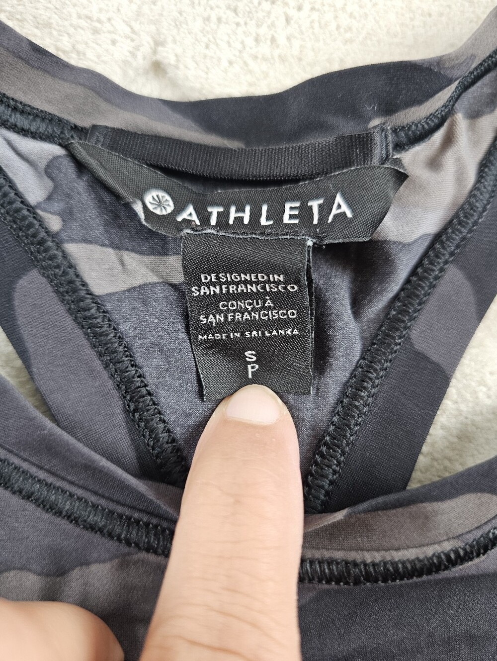 Athleta Camo Racerback Tank Top Womens Small Gym Yoga Run Wear - Picture 3 of 9